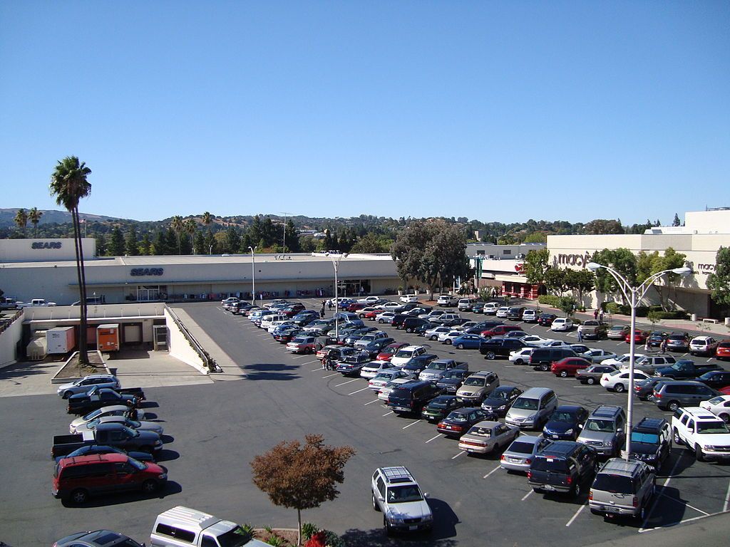 View of Sunvalley Shopping Center