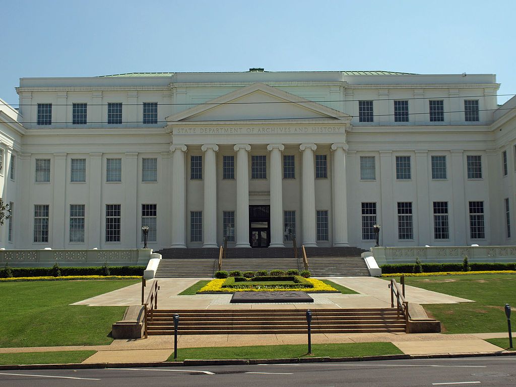 Exterior of Alabama Department of Archives and History