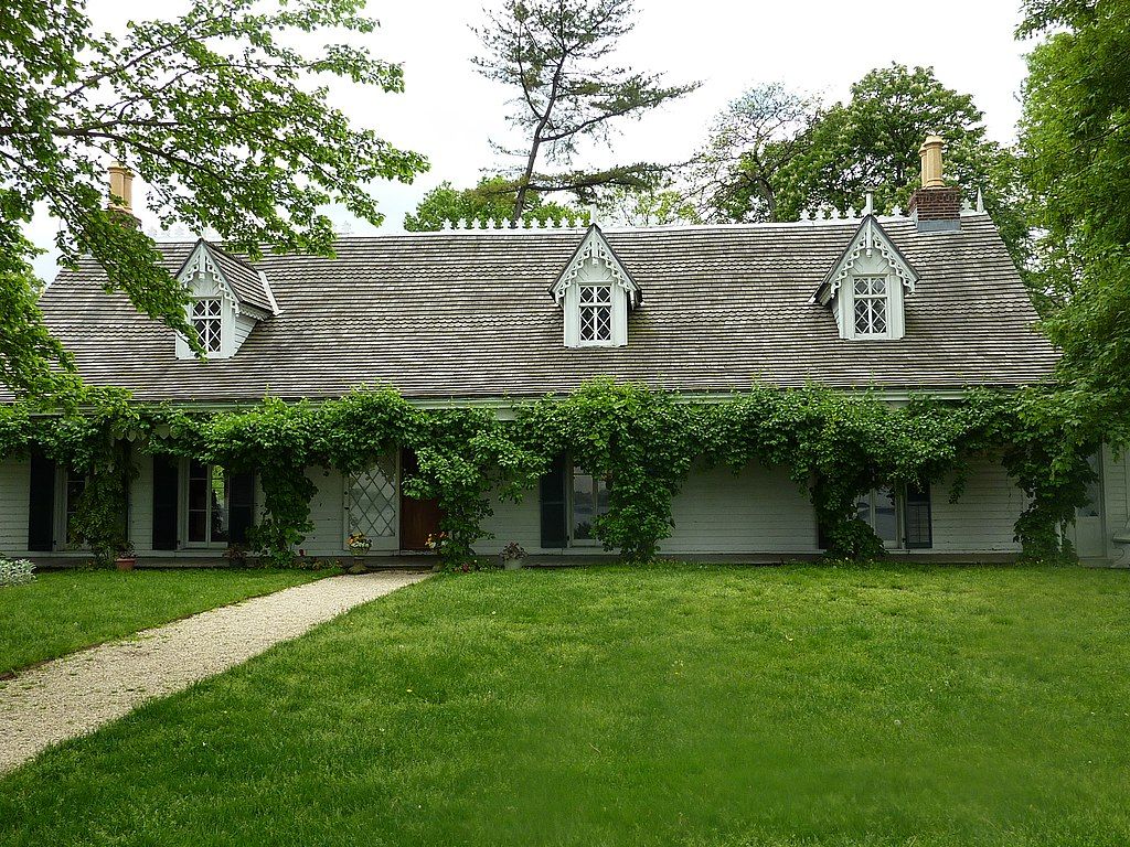 Exterior of Alice Austen House Museum