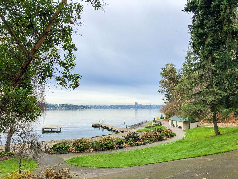 Trail leading to the waters of Chism Beach Park