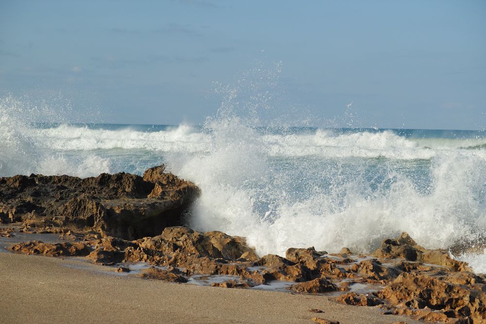 The waters of Bathtub Reef Beach
