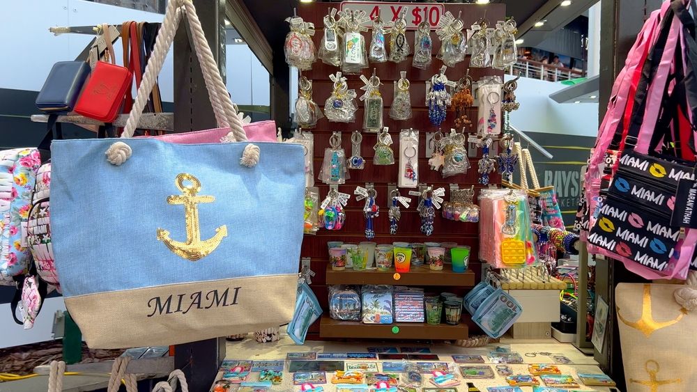 Souvenir shop at Bayside Marketplace