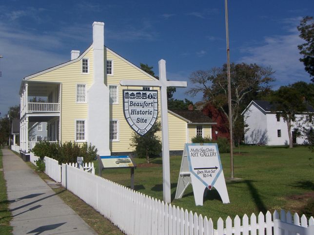 Street view of Beaufort Historic site