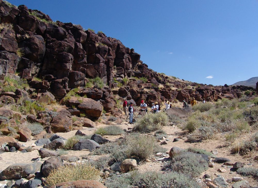 Petroglyph Canyons walking tour group