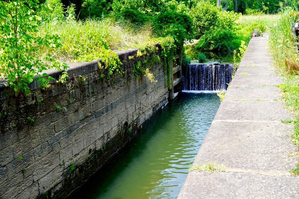 Picturesque canal flowing in Blue Ridge Parkway at James River