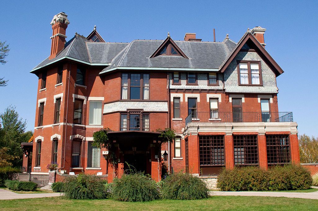 The red brick exterior of Brucemore Estate