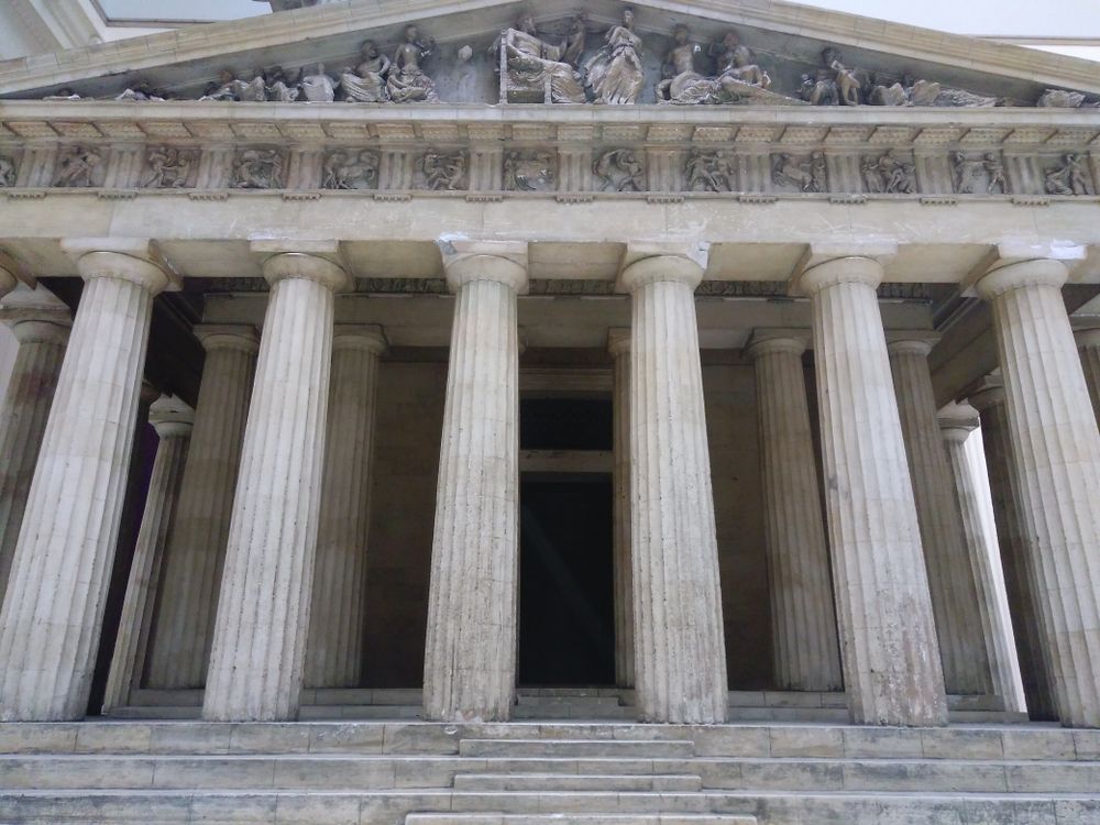 Exterior of Carnegie Museum of Natural History
