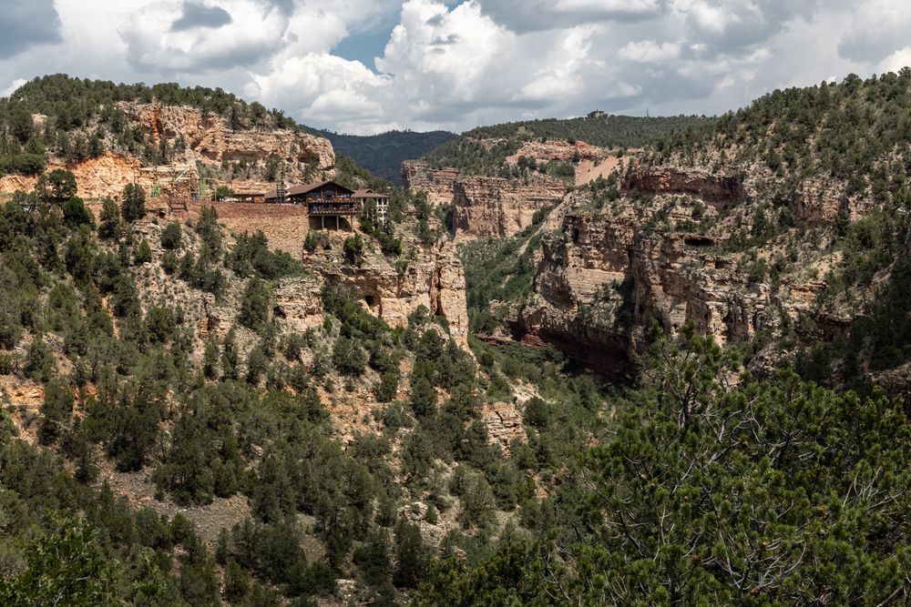 Landscape of Cave of the Winds Mountain Park