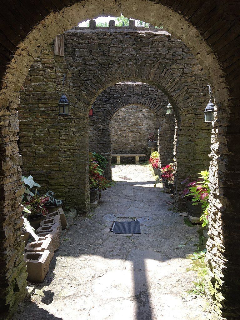 Arch way at Chateau Laroche