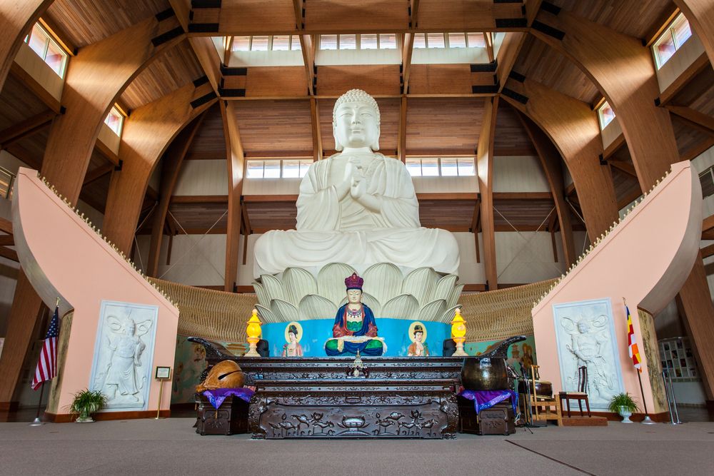 Buddha statue at Chuang Yen Monastery