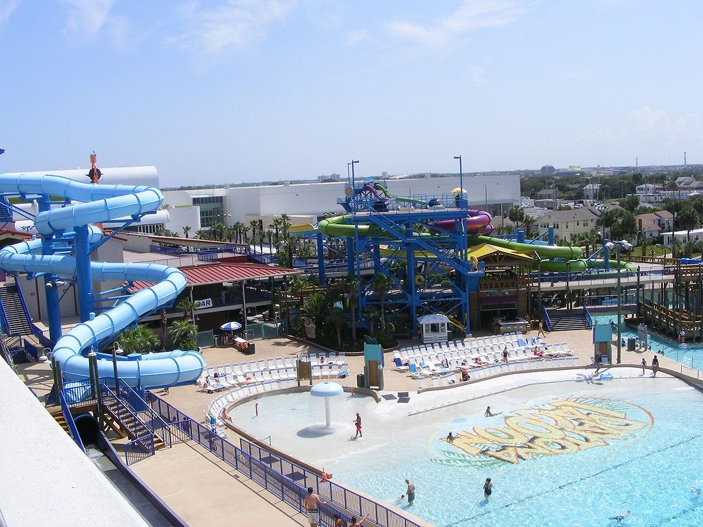 Water slides at Daytona Lagoon