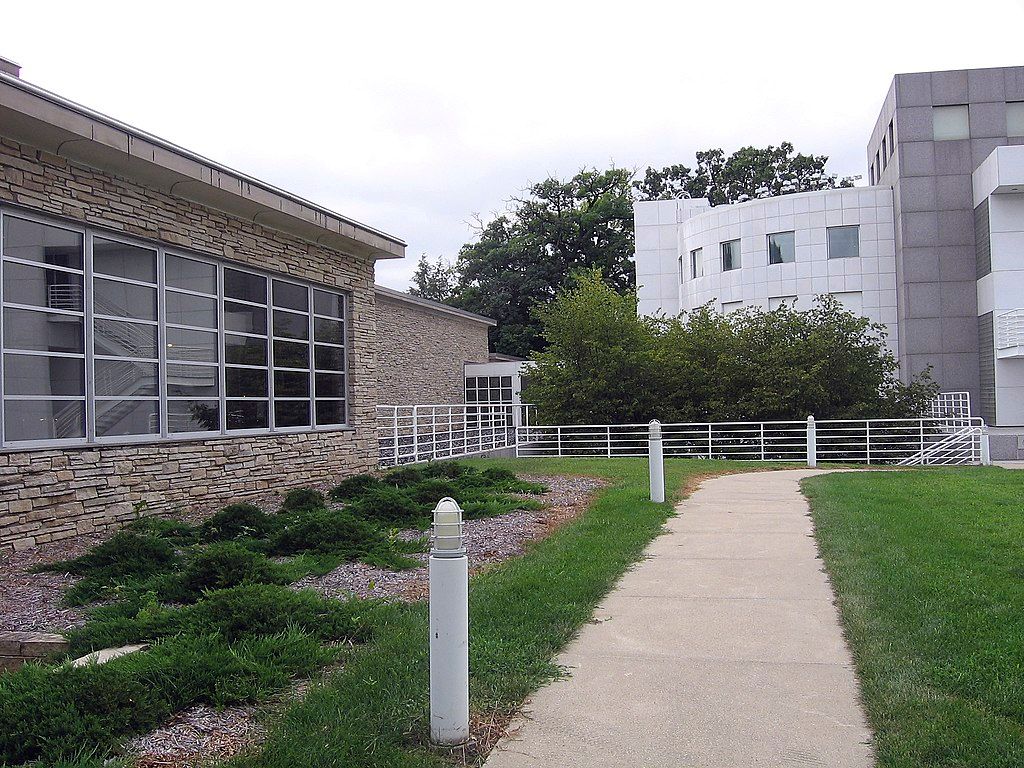 Pathway at Des Moines Art Center