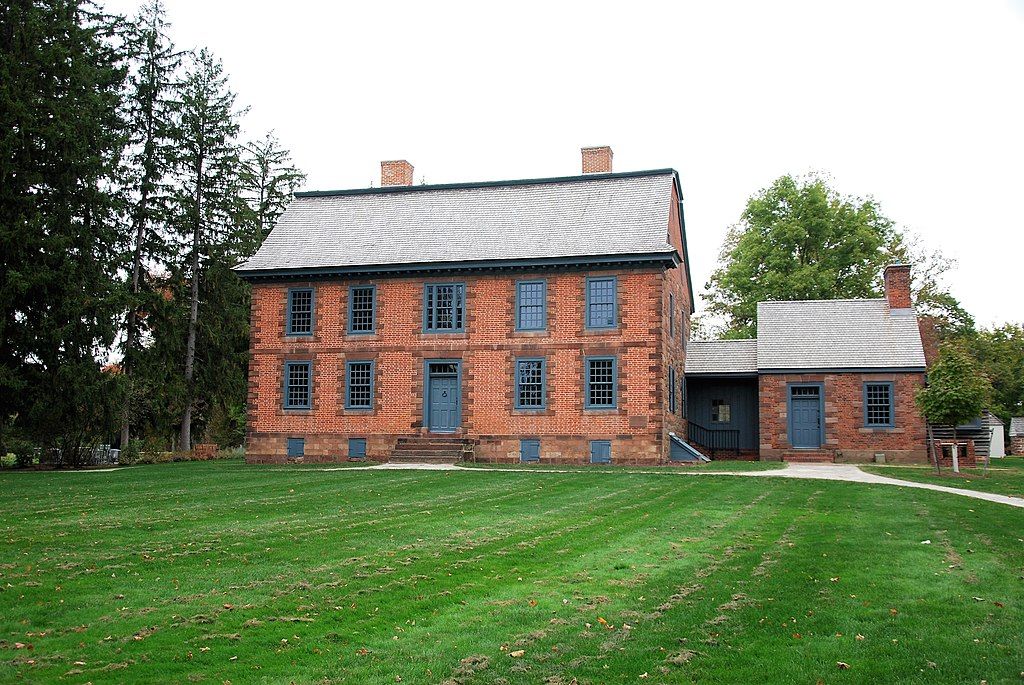 Front view of Dey Mansion Washington's Headquarters