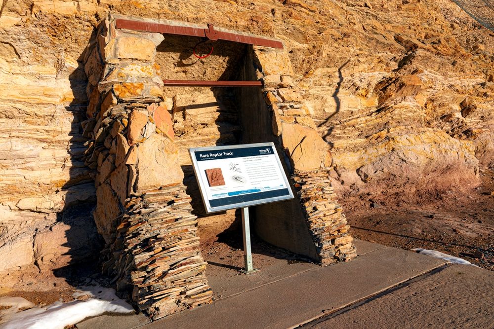 Information plank at the Dinosaur Ridge