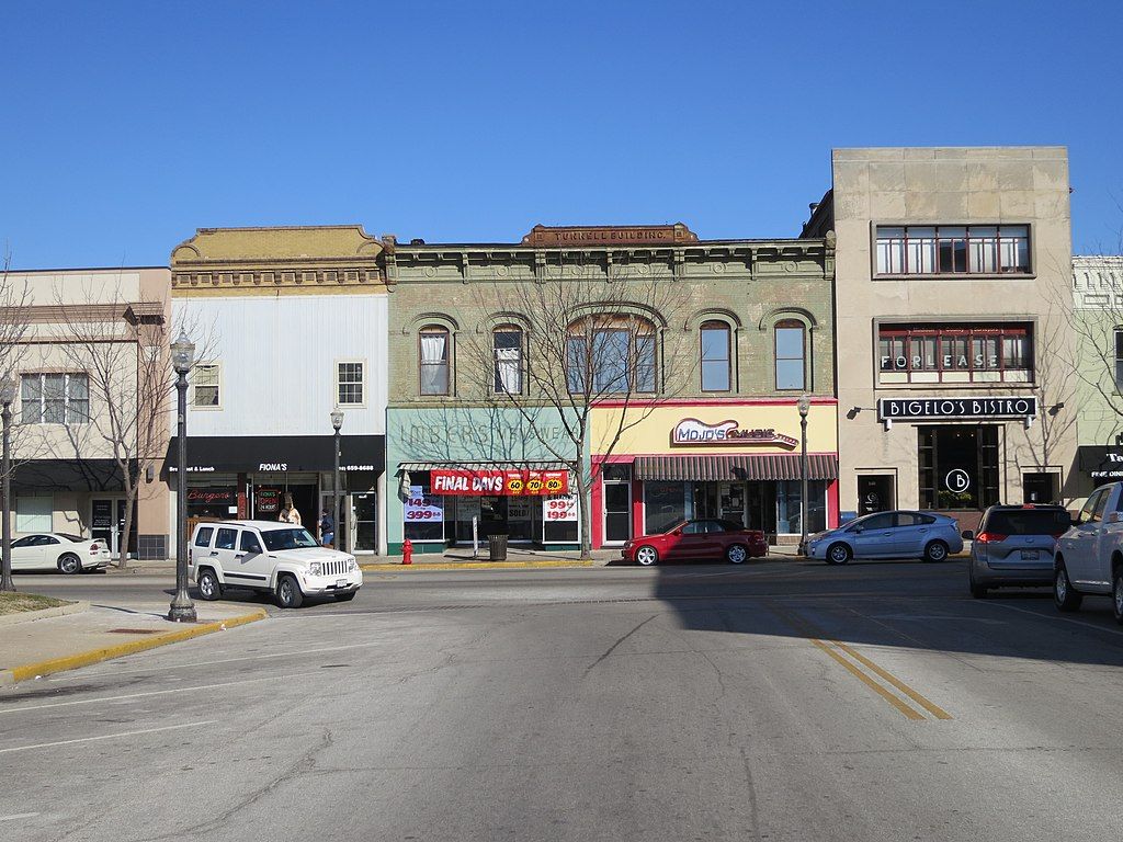 Buildings along Downtown Edwardsville