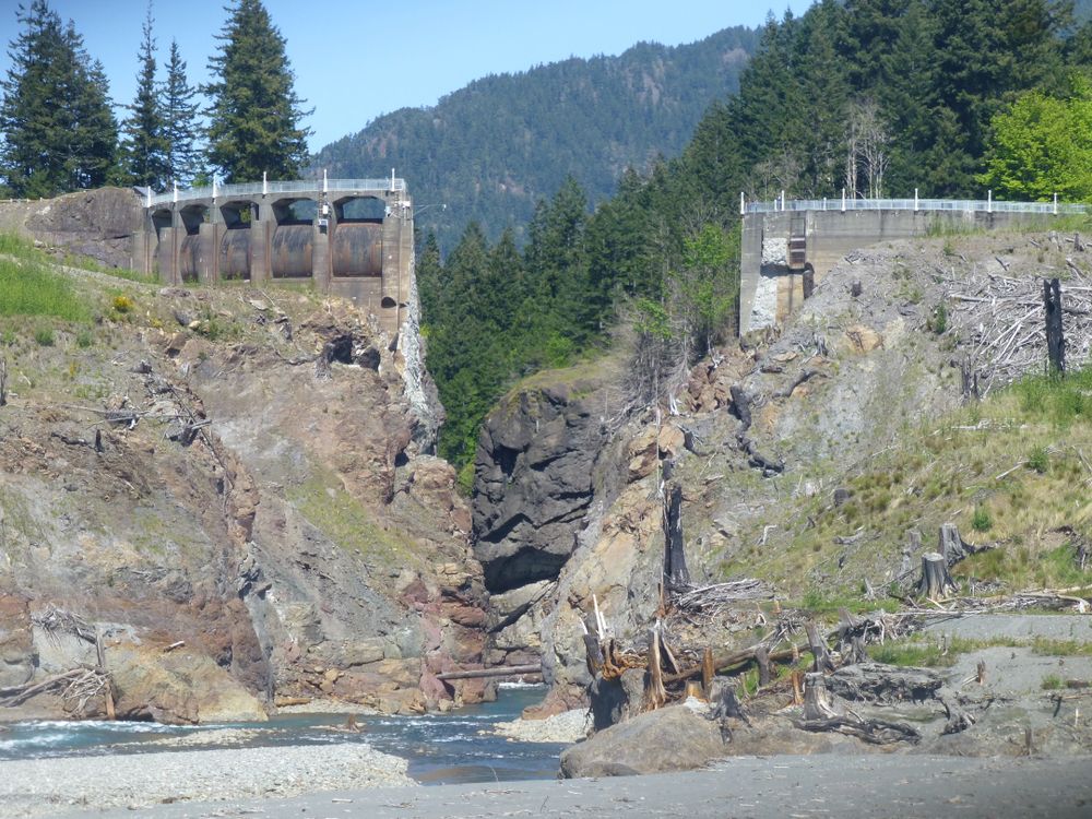 Daytime view of Elwha Dam