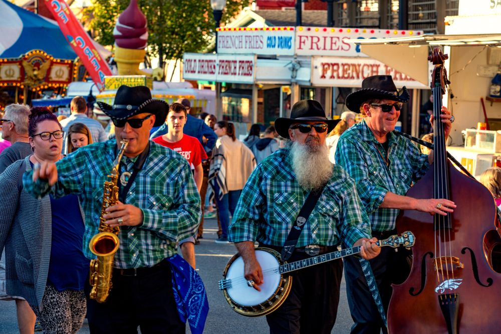 Men playing instruments during Ephrata Fair