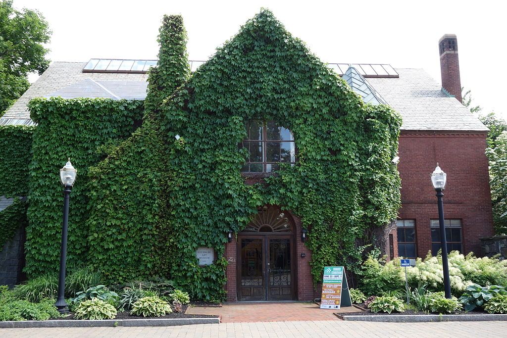 Front view of Fitchburg Art Museum