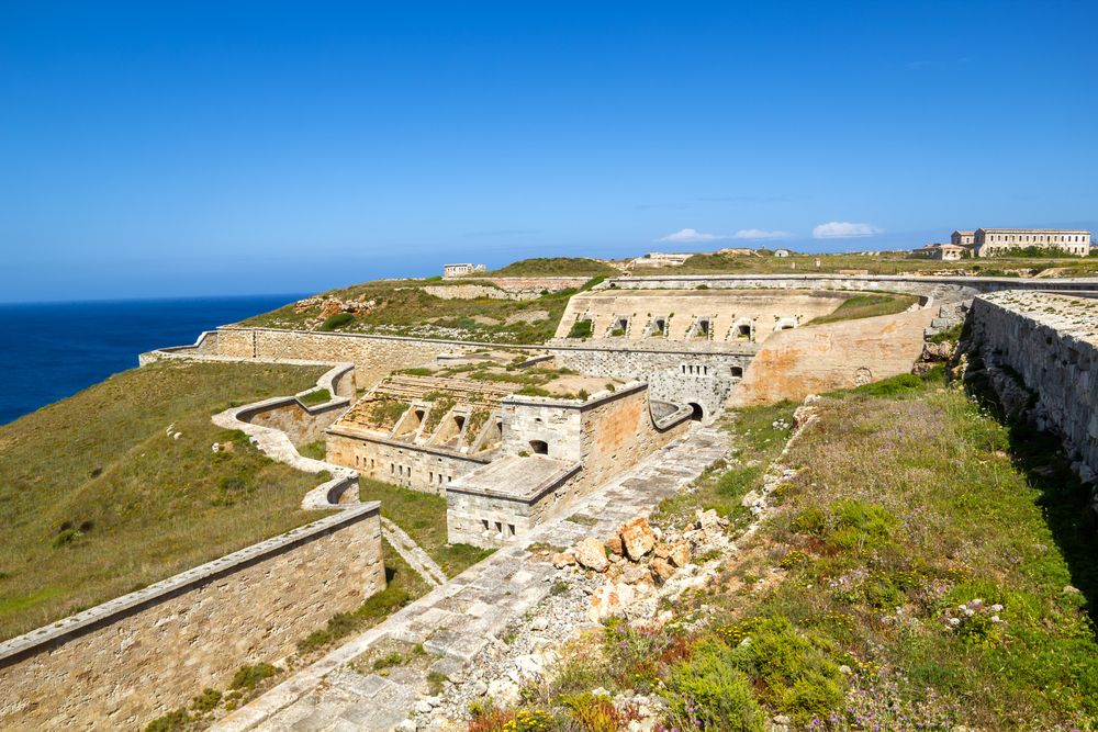 Daytime view of Fortaleza de la Mola