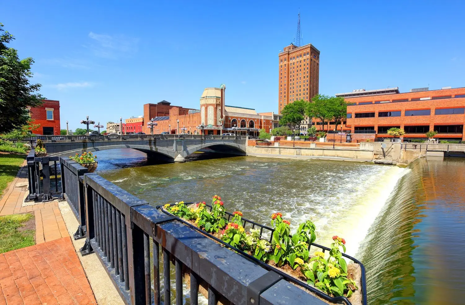 15 Free Things to Do in Aurora, IL