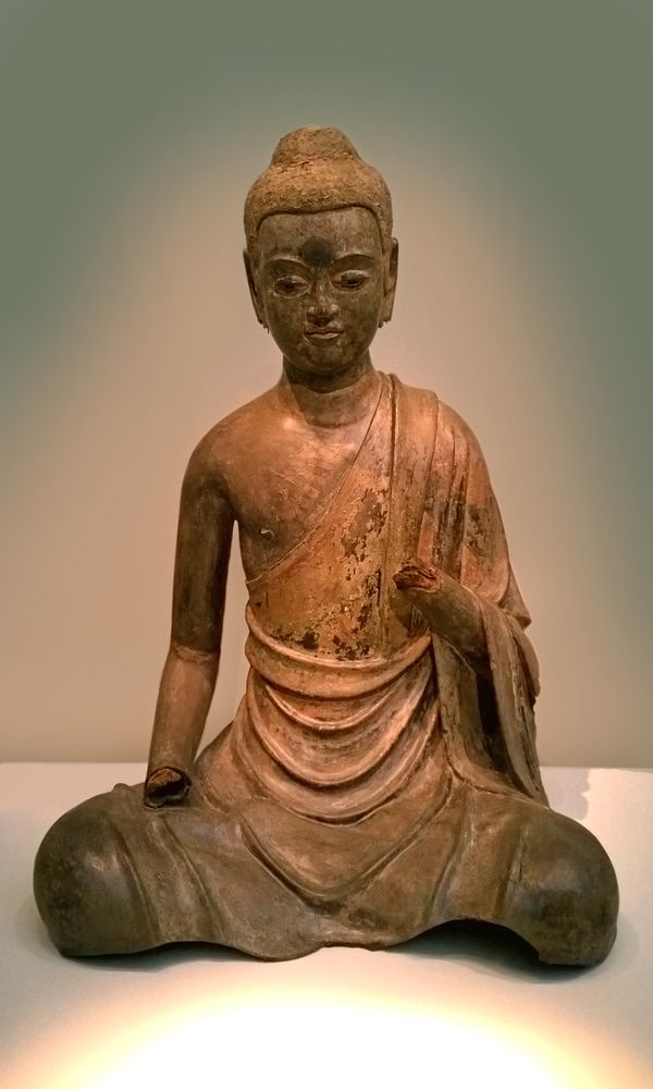 Buddha statue at Freer Gallery of Art