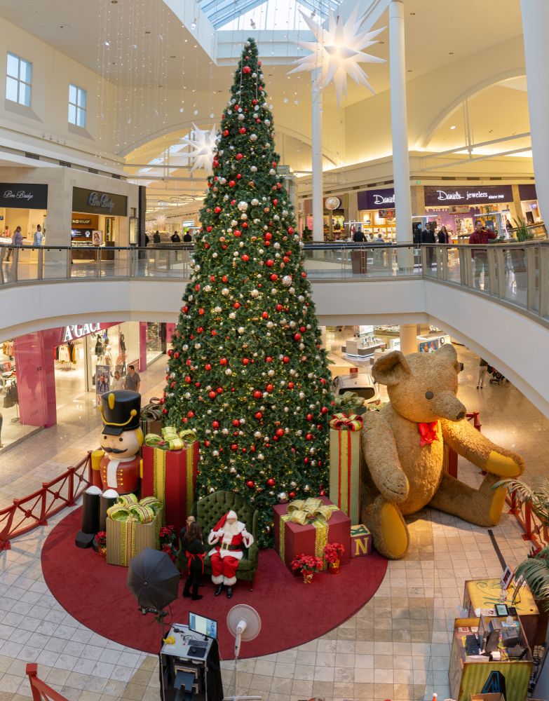 Christmas decoration at Galleria at Sunset