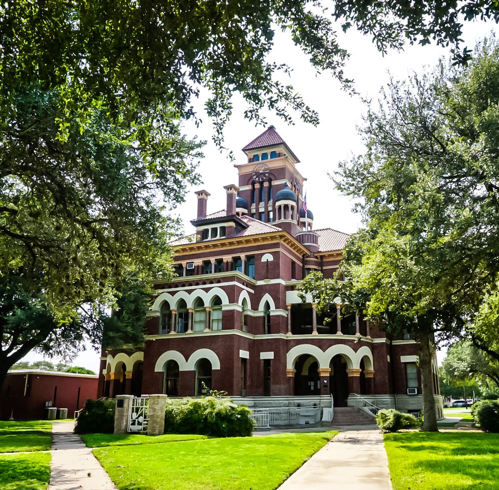 Exterior of Gonzales County Courthouse