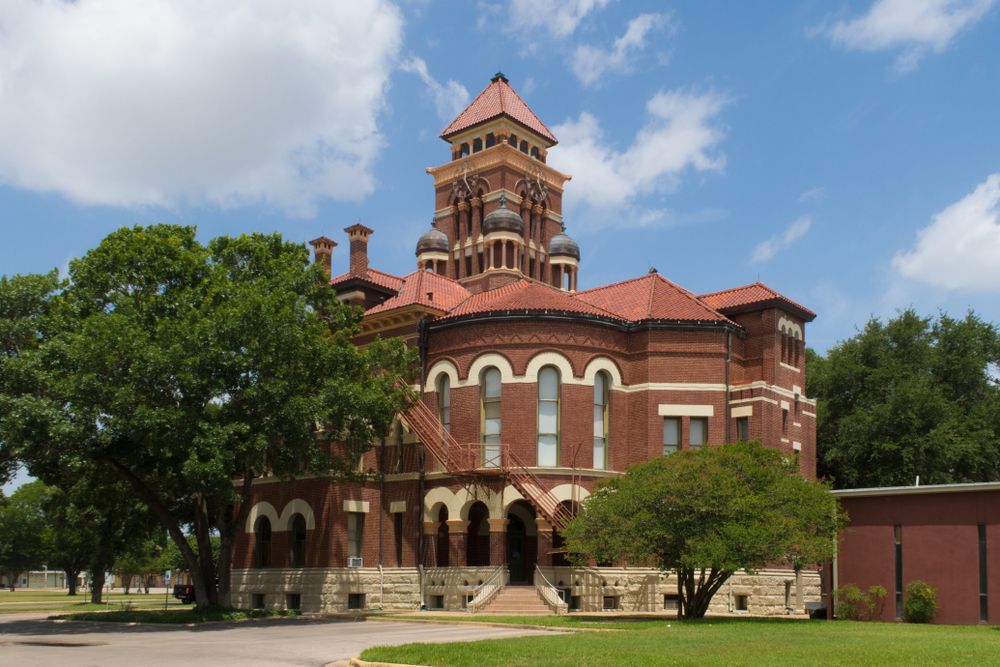 Far view of Gonzales County Courthouse