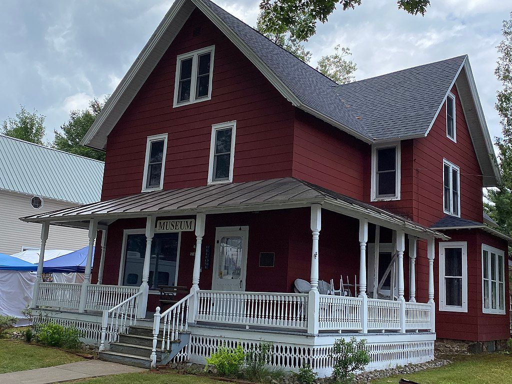 Exterior of Goodsell Museum