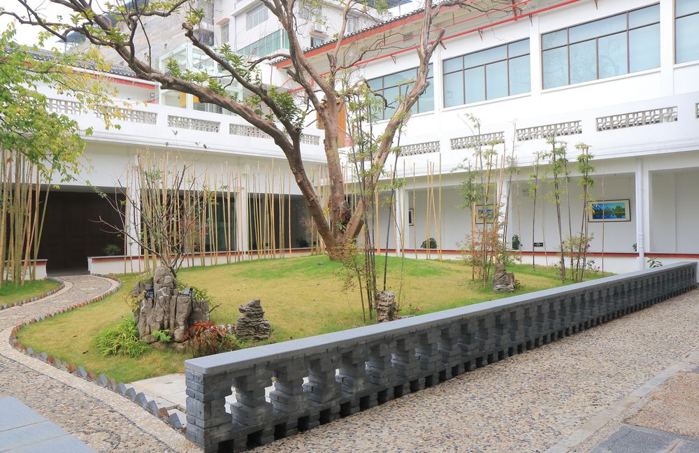Guilin Art Museum's grounds