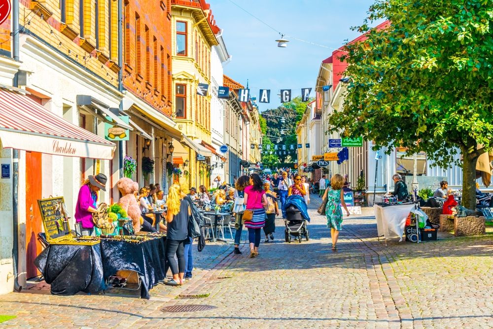 People walking along Haga
