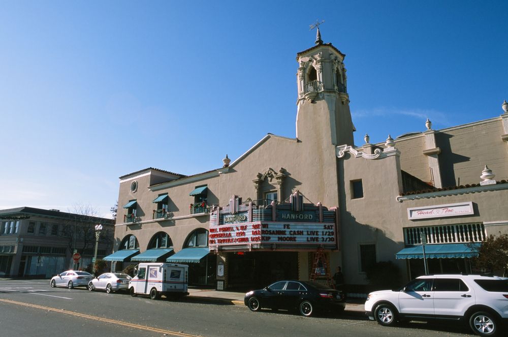 Exterior view of Hanford Fox Theatre