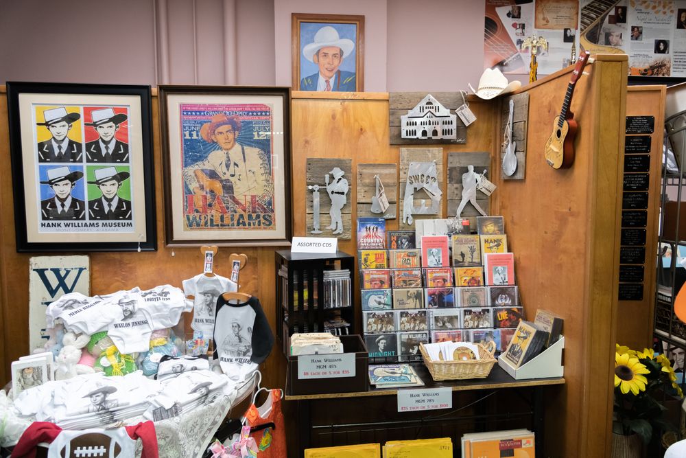 Interior of Hank Williams Museum