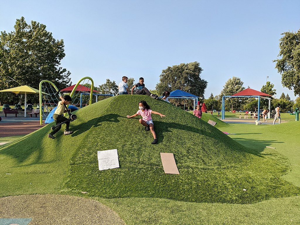 Kids enjoying their day at the Heather Farm Park