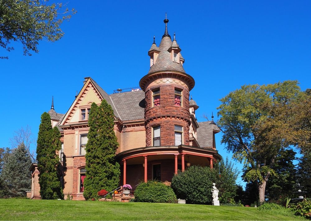 Exterior view of Henderson Castle