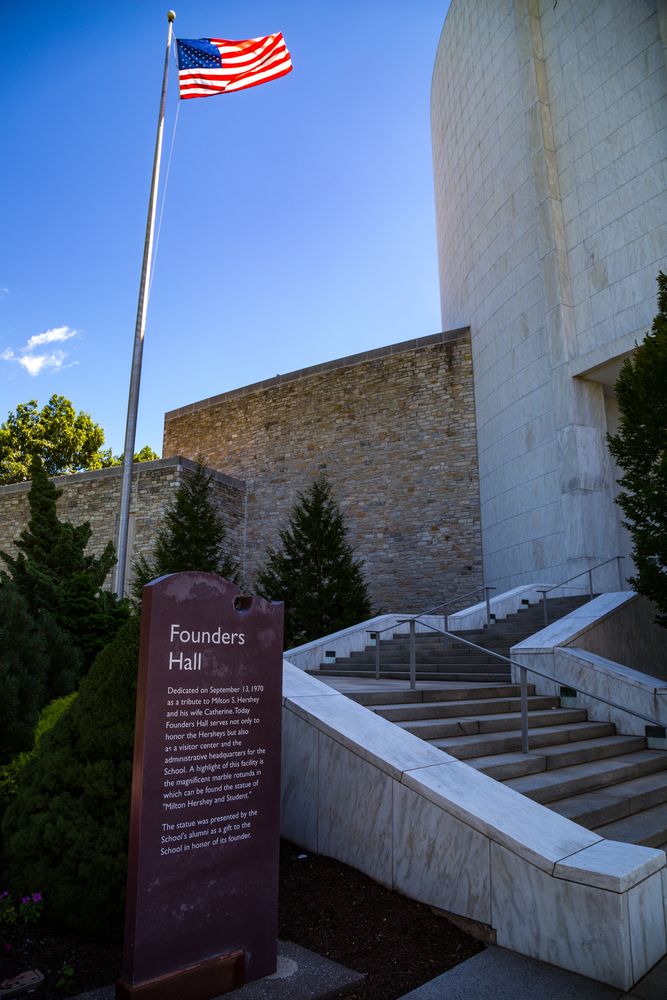 History marker of Founders Hall