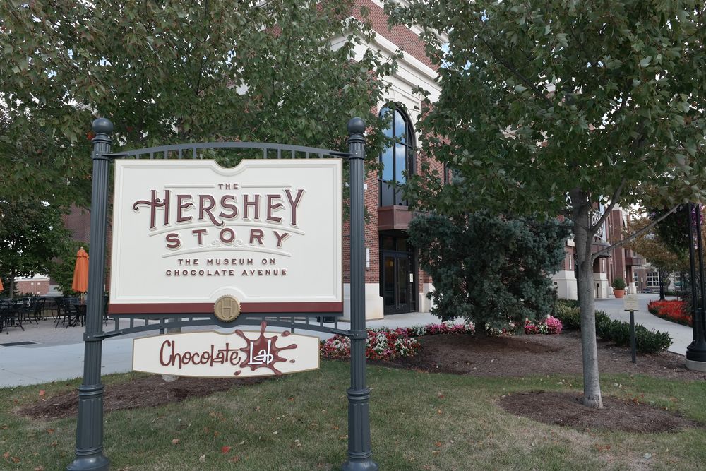 Sign marker of the Hershey story
