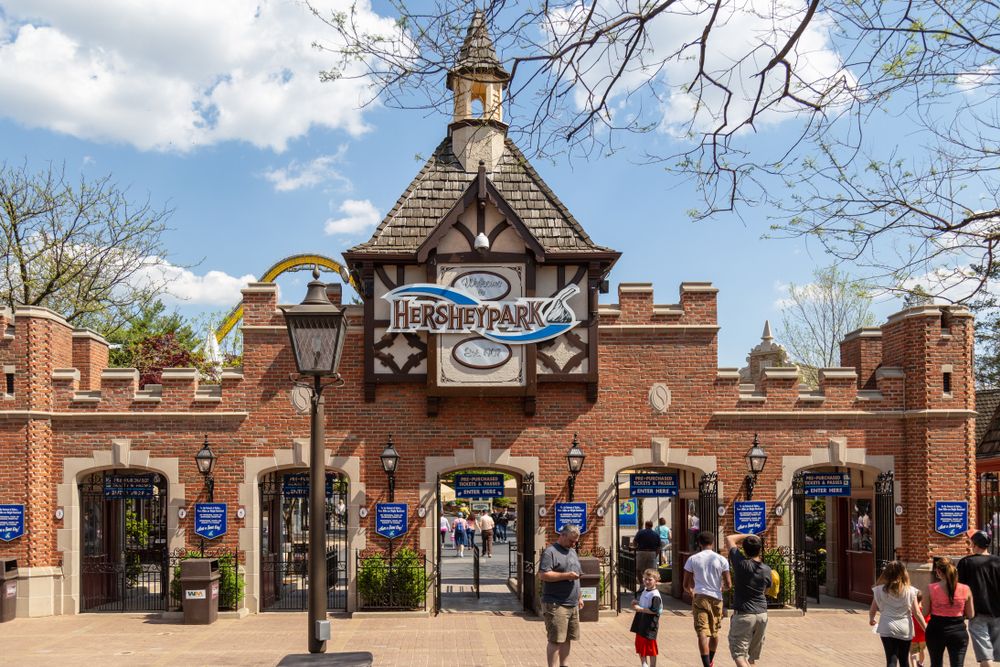 Name sign and entrance of Hersheypark