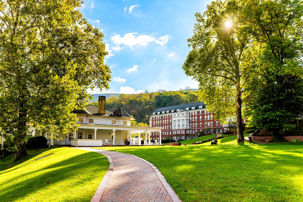 Beautiful view of Historic Omni Homestead Resort