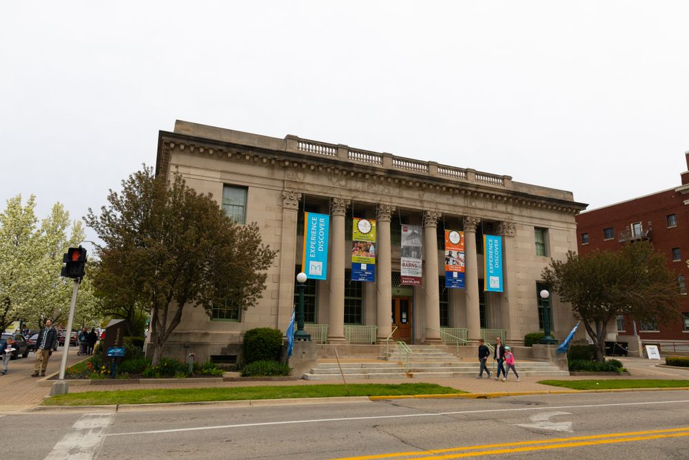 Exterior of Holland Museum