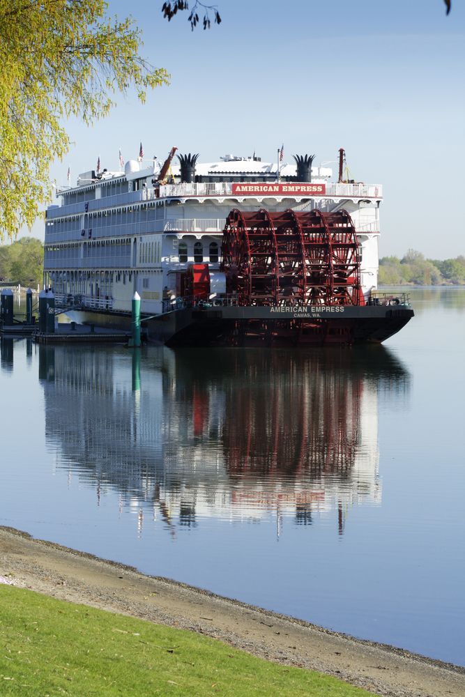 Riverboat at Howard Amon Park