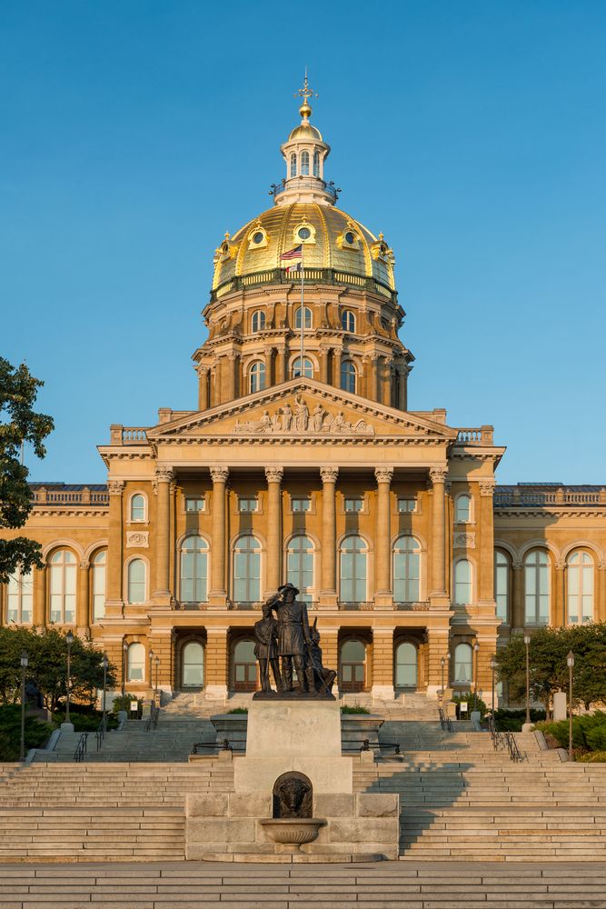 Exterior view of Iowa State Capitol