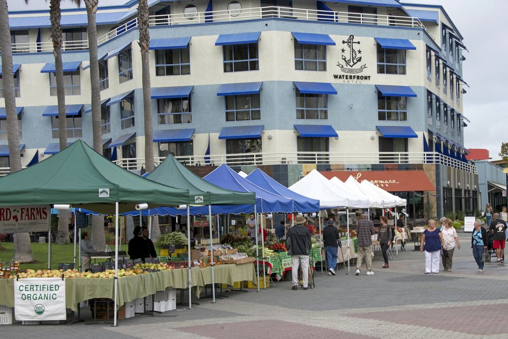 Stalls at Jack London Square Farmers’ Market