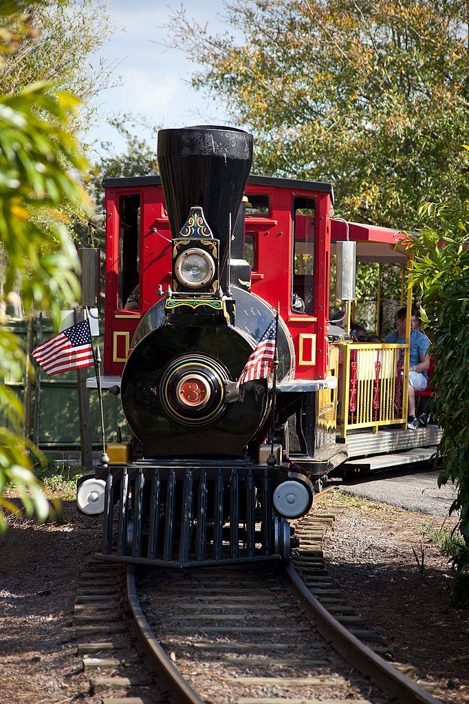Toy train at Jacksonville Zoo and Gardens