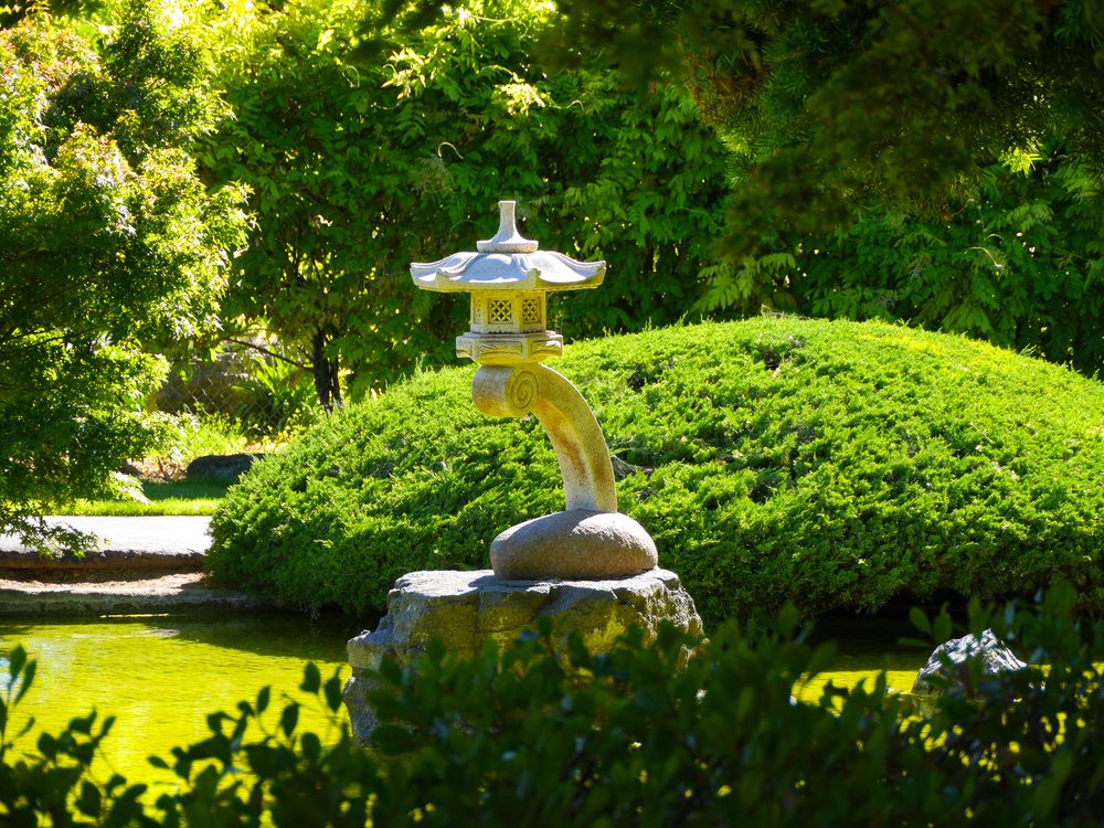 Unique architectural details at Japanese Friendship Garden