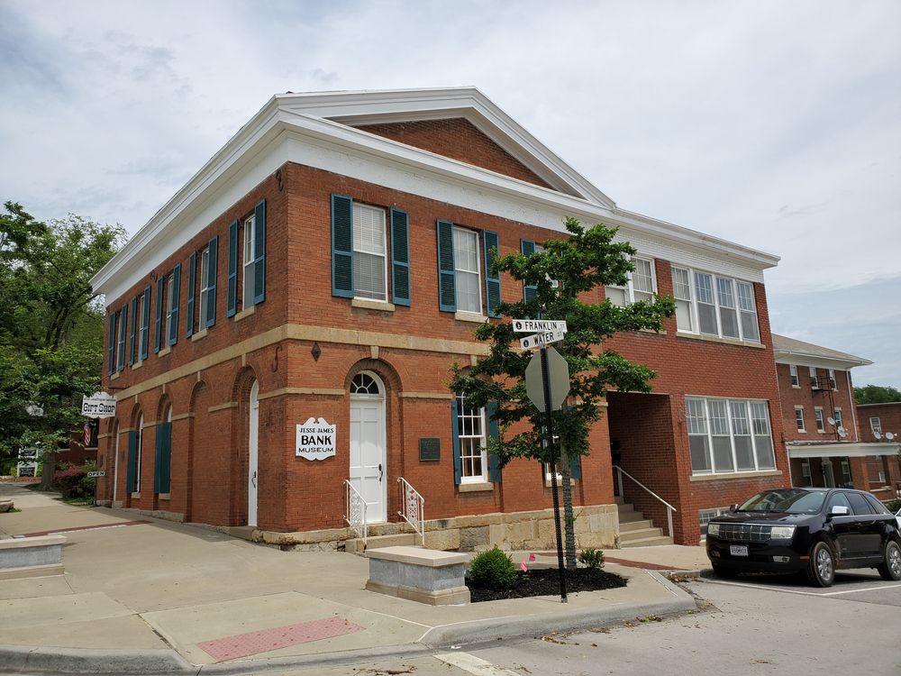 Jesse James Bank Museum