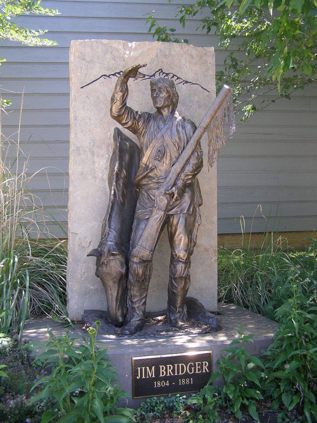 Statue of Jim Bridger at the National Frontier Trails Museum