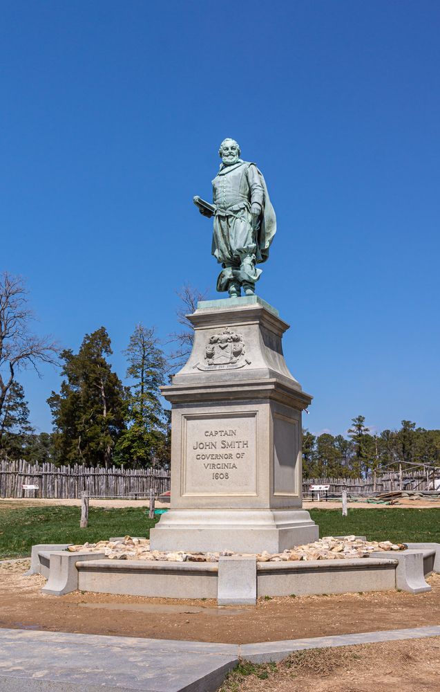  John Smith Statue
