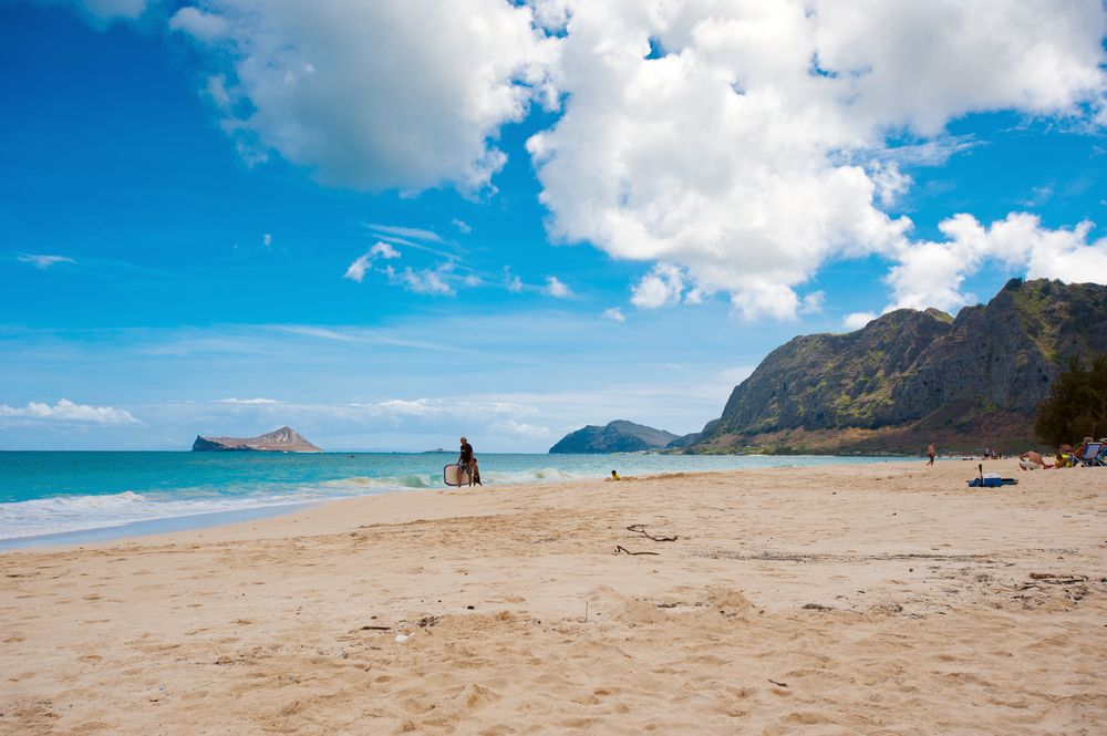 Sunny day at Kailua Beach Park