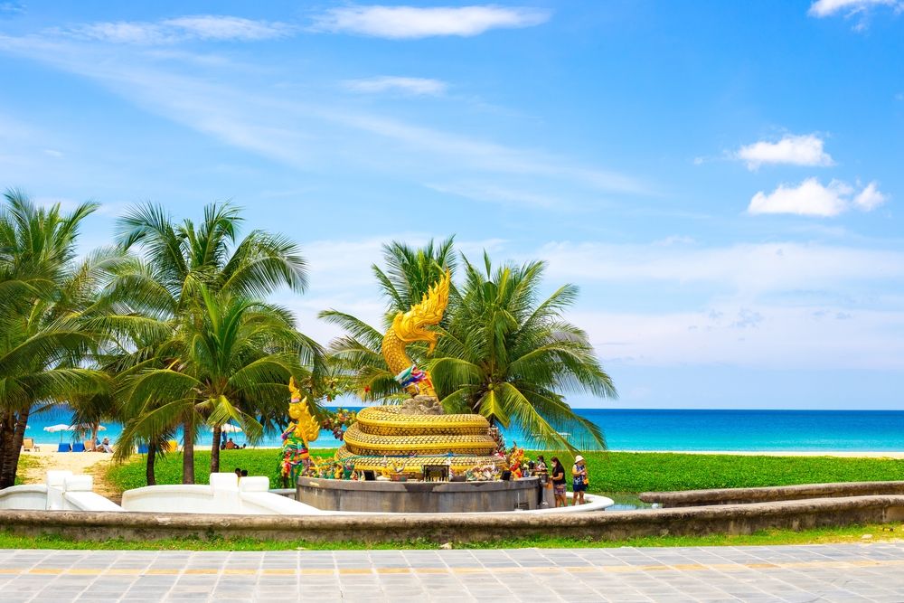 People admiring the Karon Dragon Image